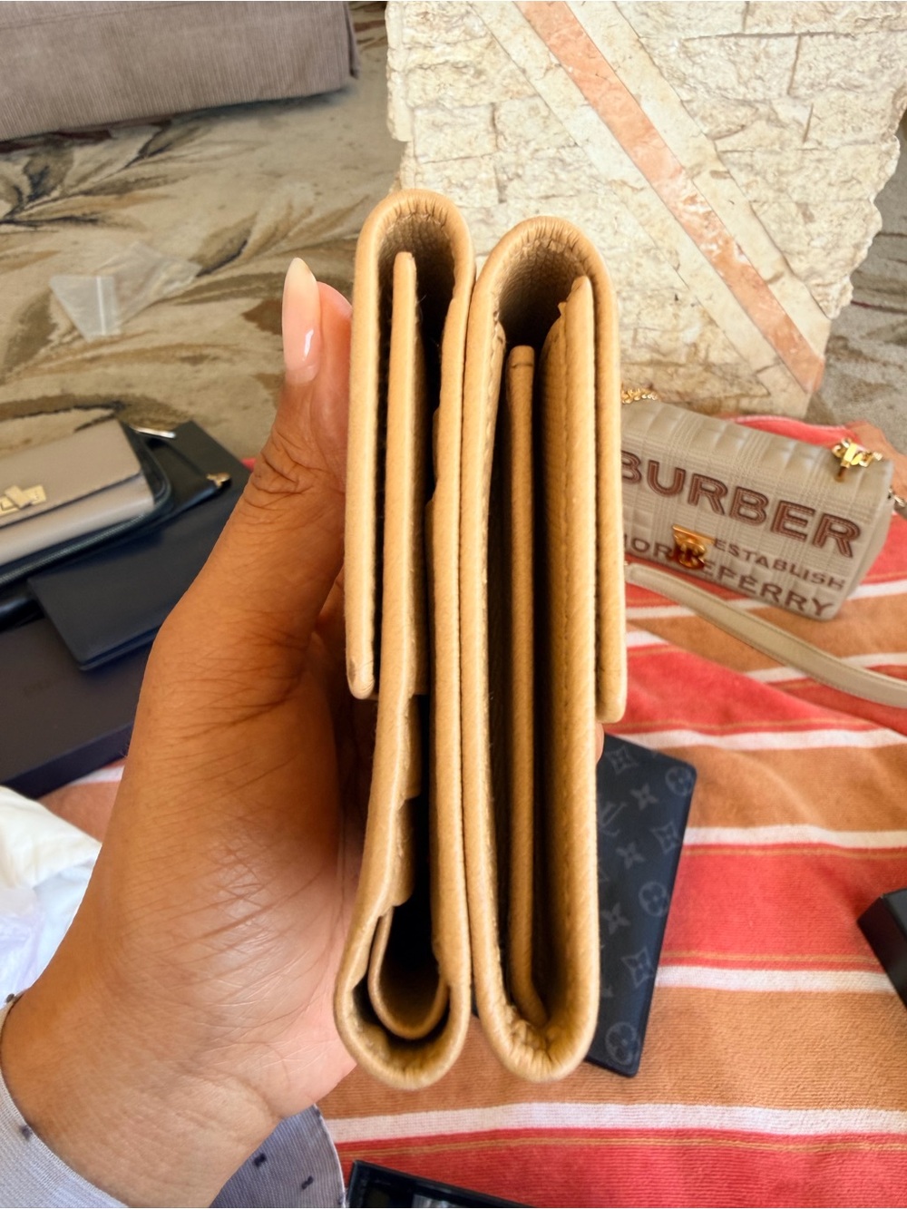 Chanel Beige Compact Wallet Complete Inclusion๐๐๐ - Picture 4 of 10